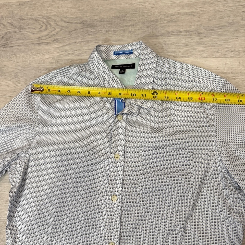 Banana Republic Light Blue Geometric Button Down Shirt Size M - Picture 11 of 17
